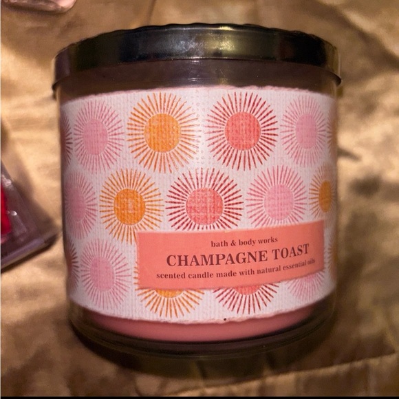 NEW Bath and Body Works Champagne Toast Candle 2pk Wallflower + Free Gift! - Picture 3 of 6